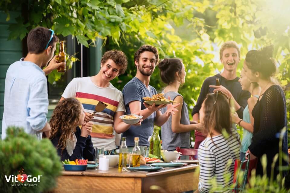 How to throw a great summer garden party with your friends – 7 helpful tips